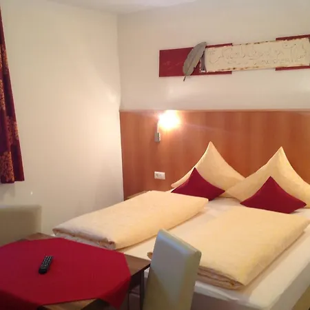 Garni Lais גלטור